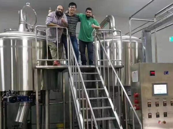 2000L El equipo de cervecería GonGi comienza a usarse en la República de El Salvador